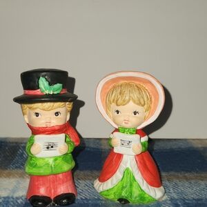 Charming Holiday Vintage Caroler Figurines Set